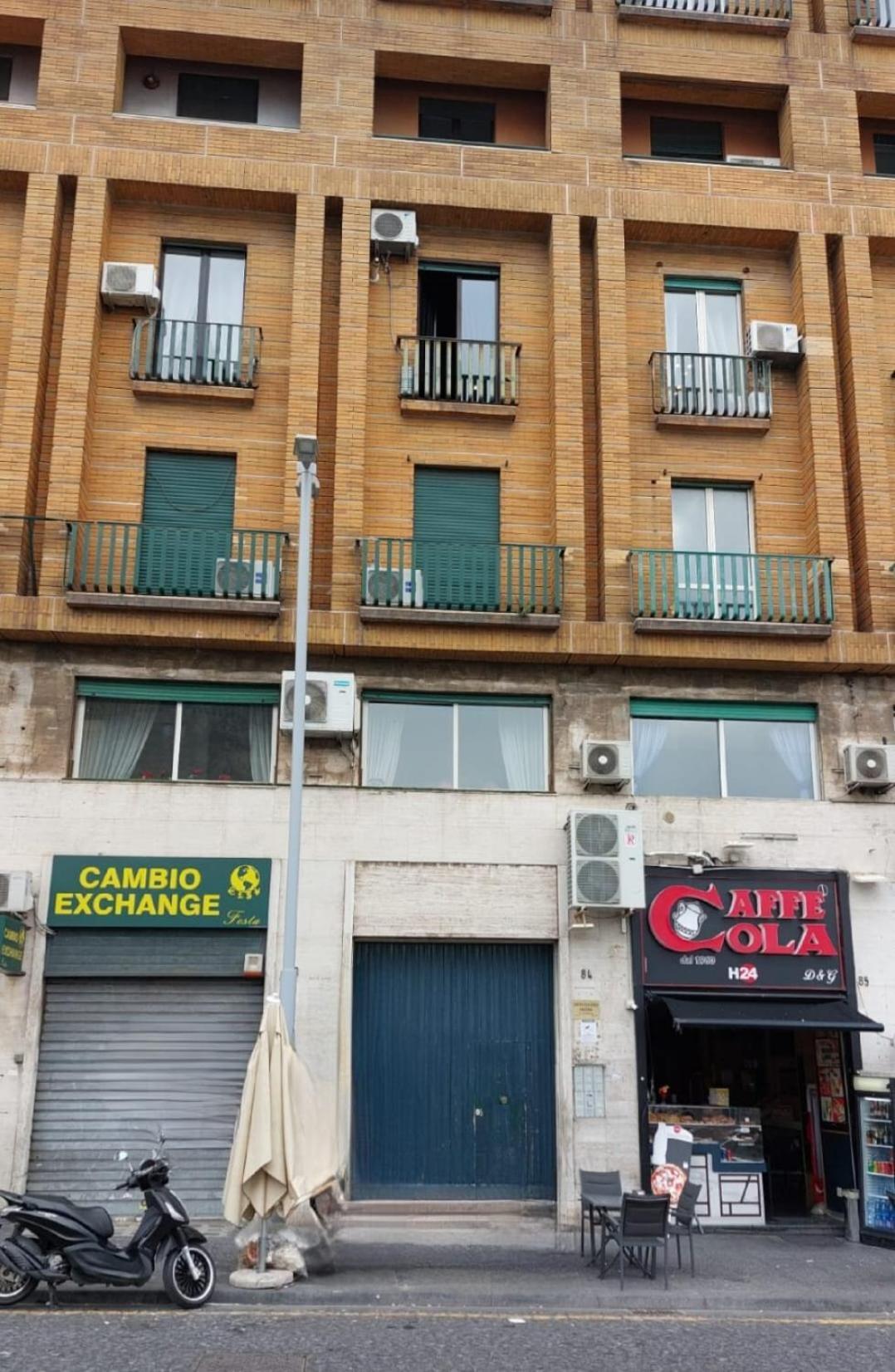 Angio Holiday Rooms Napoli Bagian luar foto